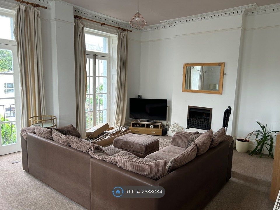 Property photo 2 of 10 Very Large Lounge