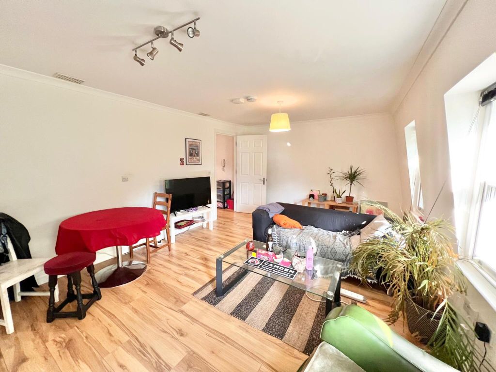 Property photo 2 of 8