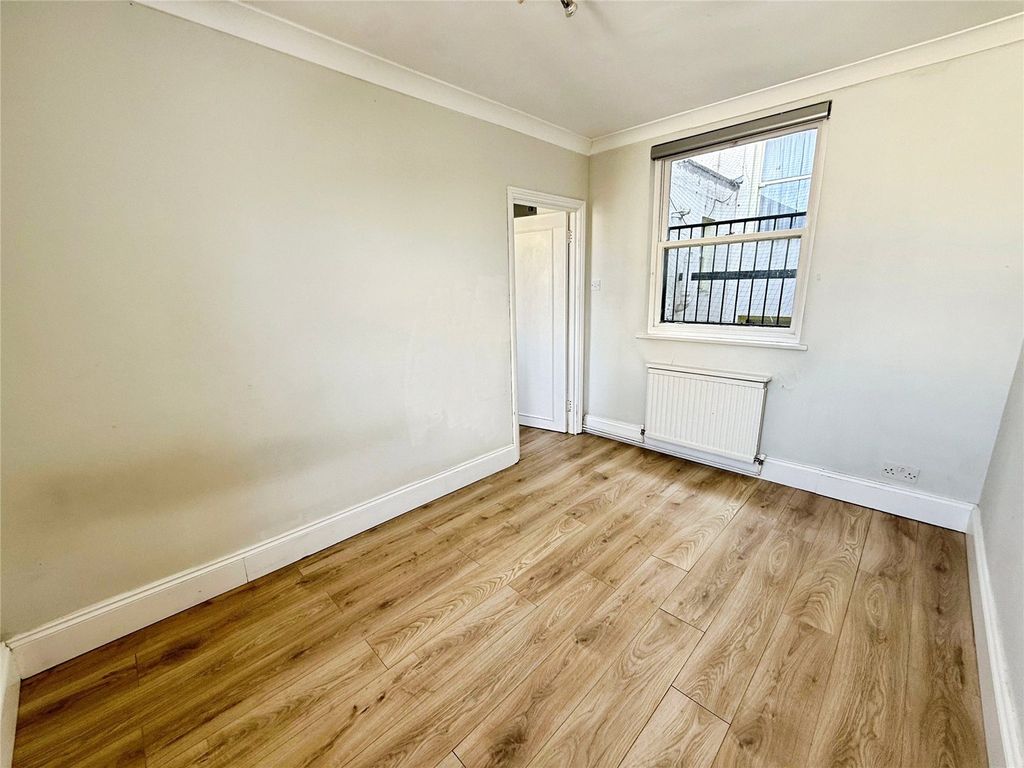 Property photo 3 of 7 Picture No. 14