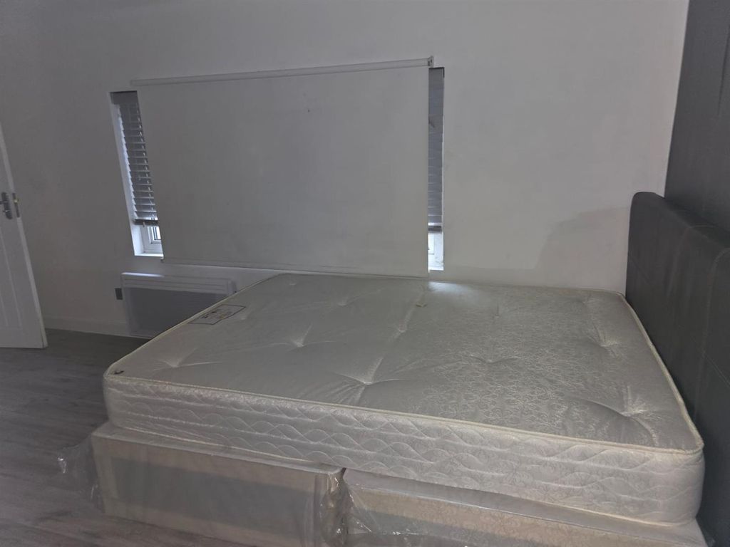 Property photo 3 of 8 H6.Jpg