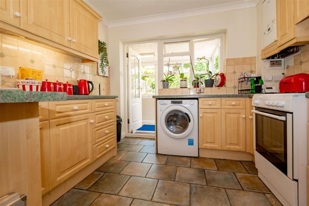 Property photo 3 of 15