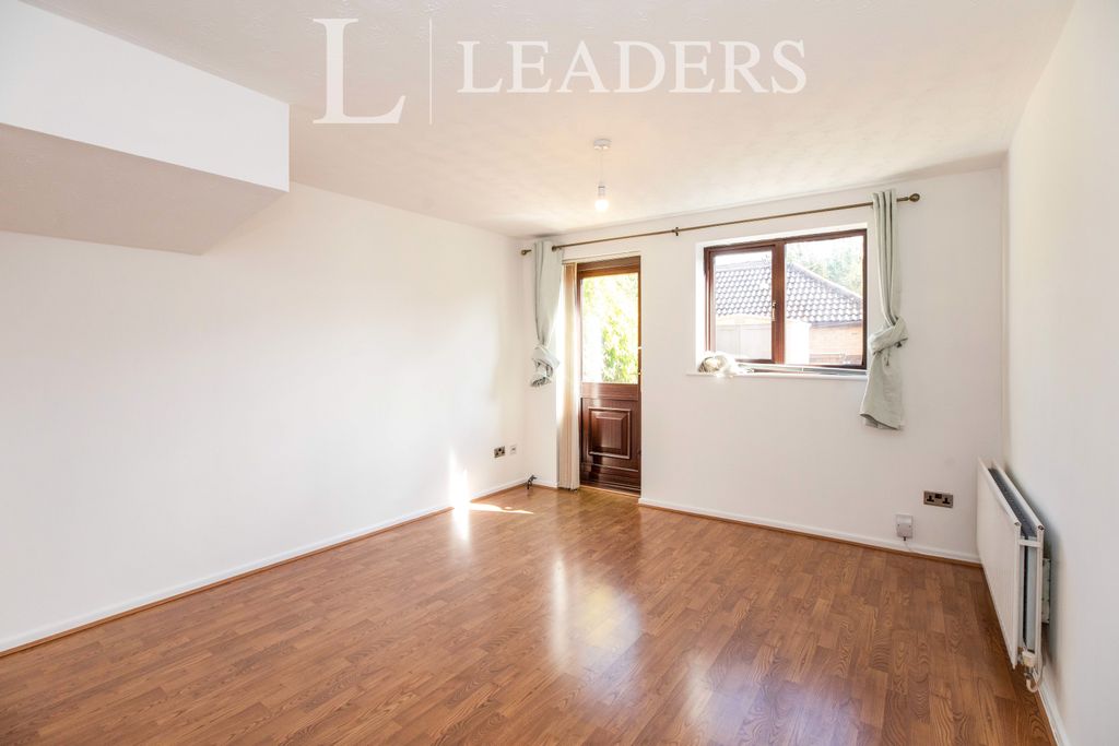 Property photo 2 of 11 2