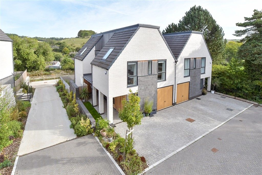 Property photo 1 of 17 External (Web)