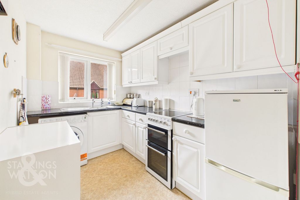 Property photo 2 of 12