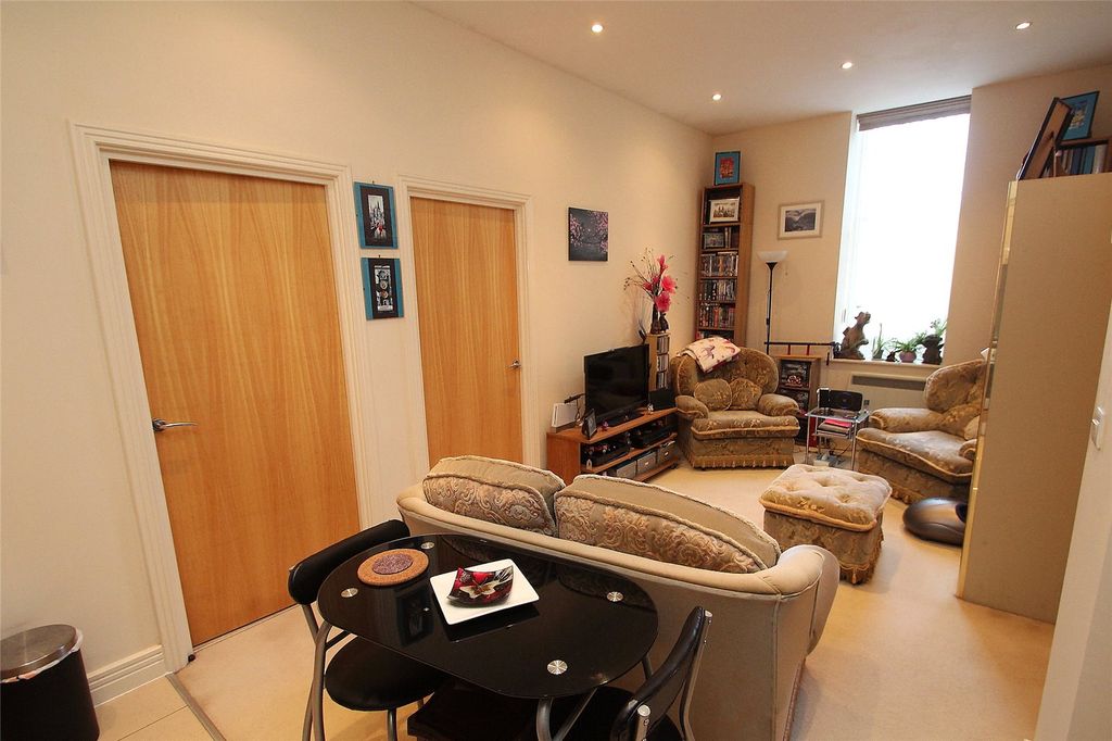 Property photo 2 of 10 Picture No. 06