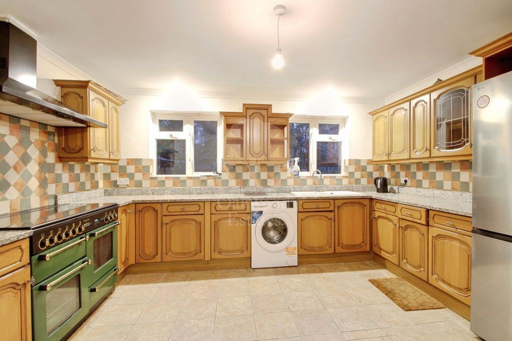 Property photo 2 of 23