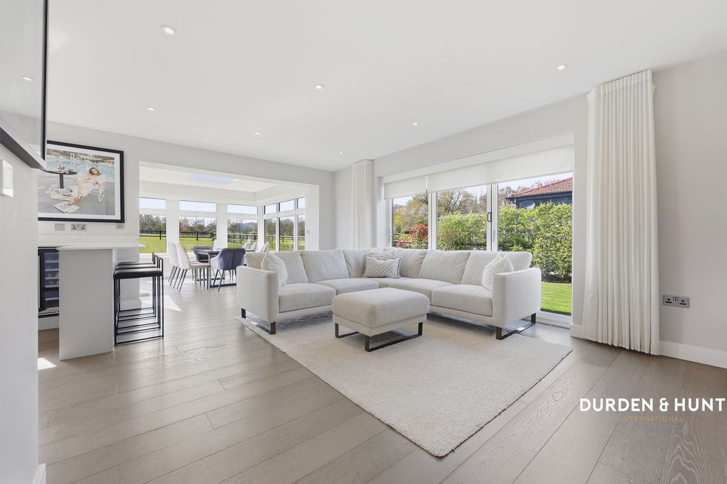 Property photo 3 of 25