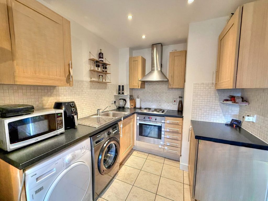 Property photo 3 of 9