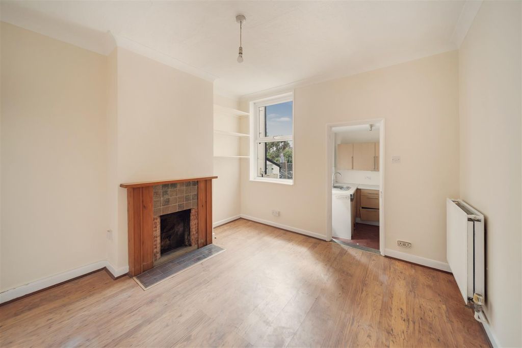 Property photo 2 of 11 25 Nottage Rd-18.Jpg