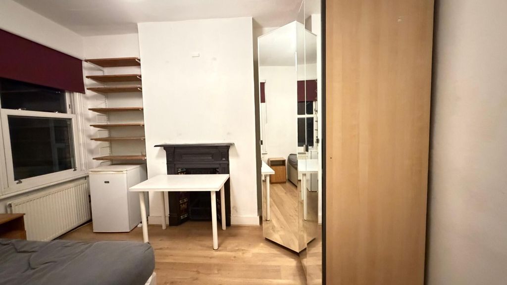 Property photo 2 of 14 Bedroom