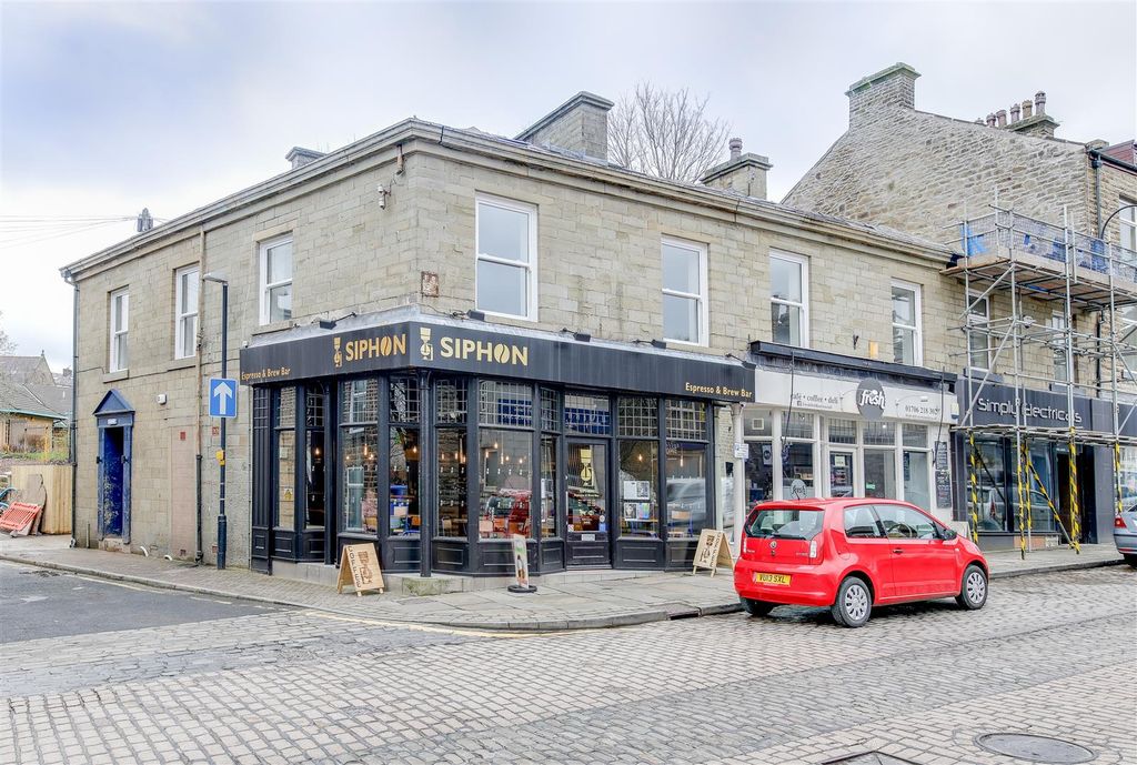 Property photo 2 of 11 Exterior Location