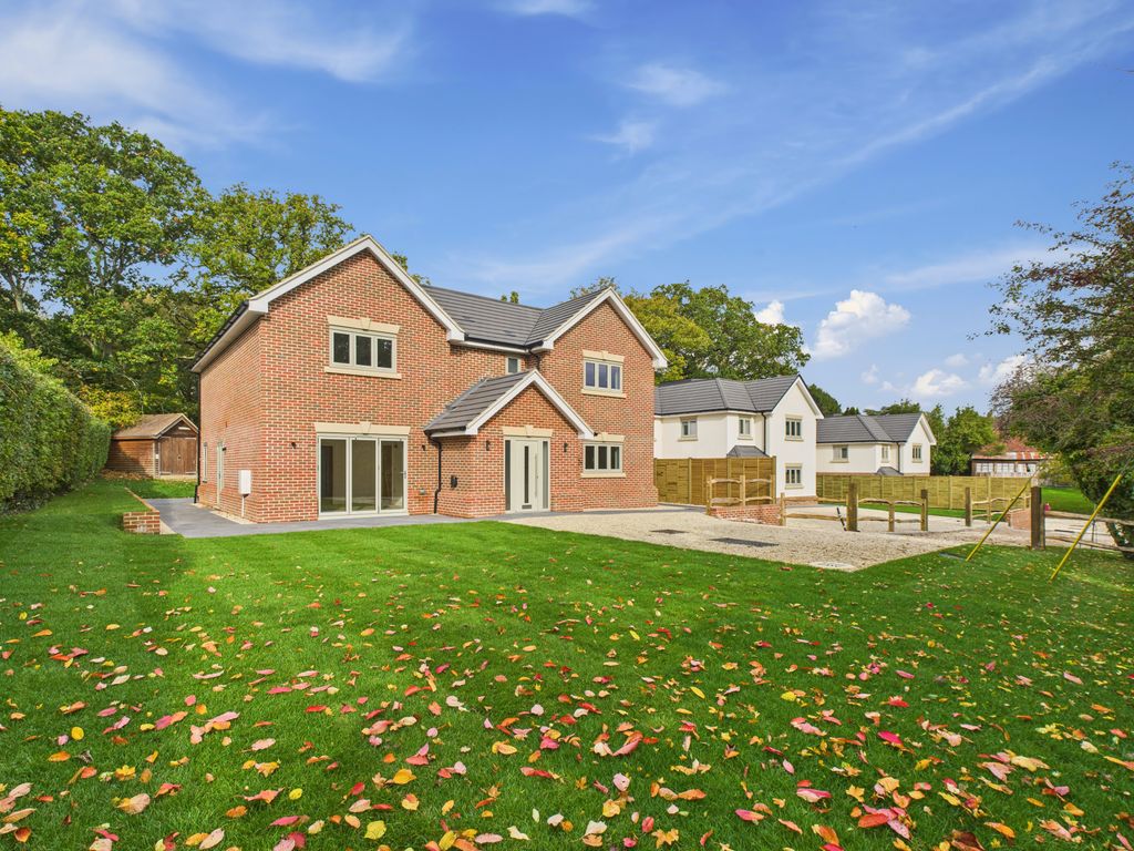 Property photo 1 of 31 Cam05068G0-Pr0057-Still020