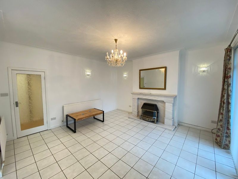 Property photo 3 of 11 Dining Room