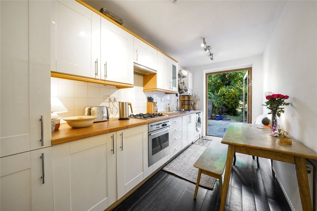 Property photo 2 of 16 Kitchen