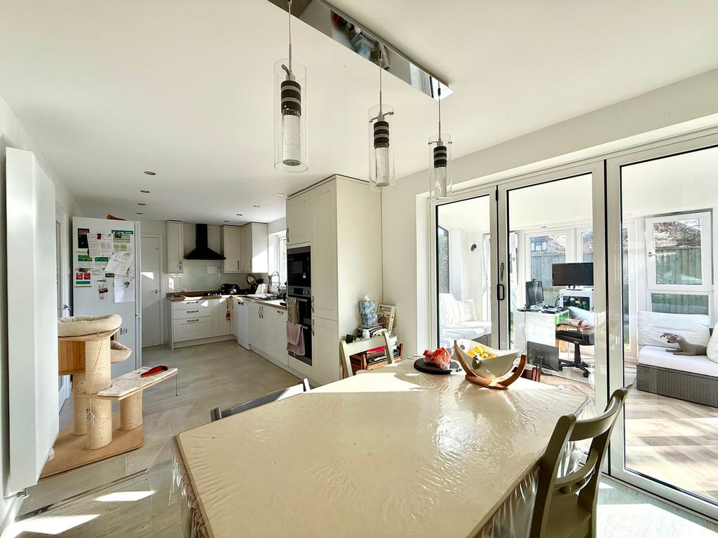 Property photo 2 of 25