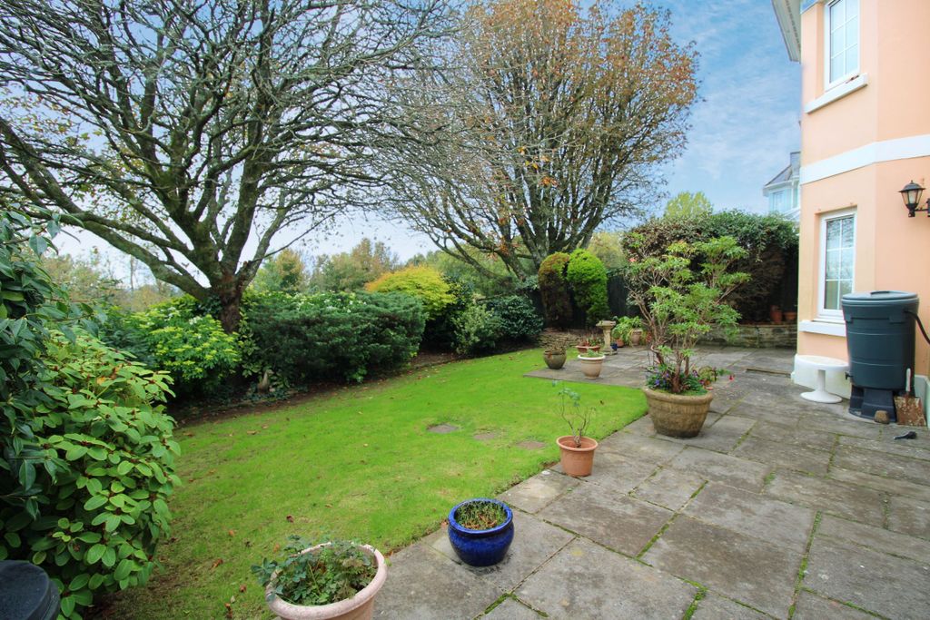 Property photo 2 of 23