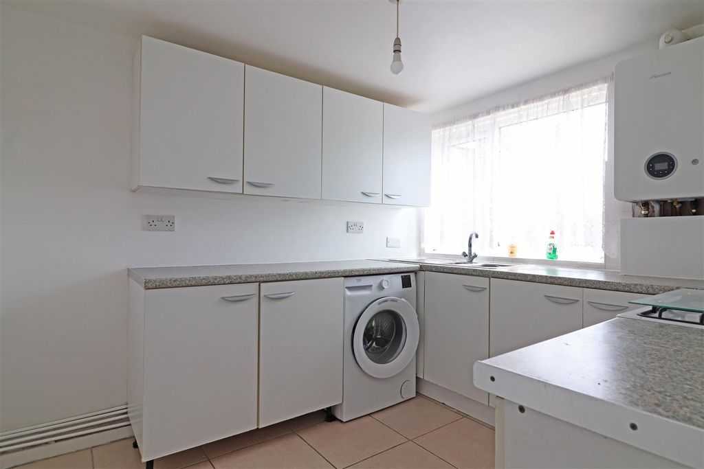 Property photo 3 of 11
