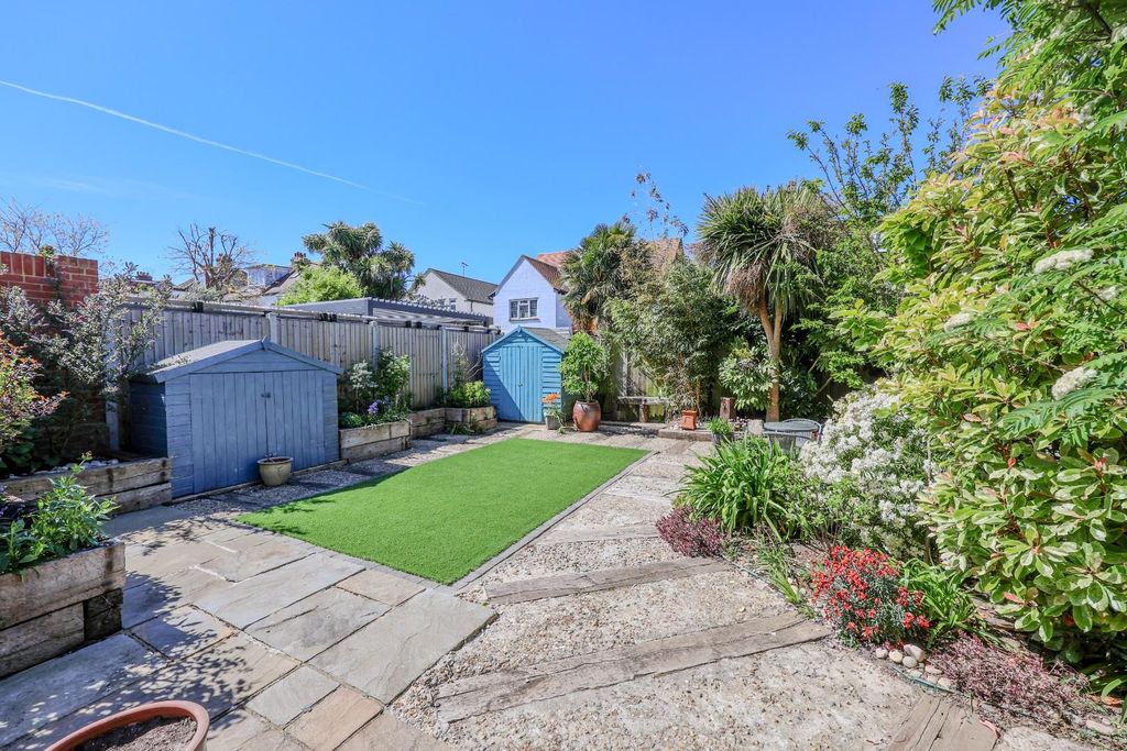 Property photo 3 of 31