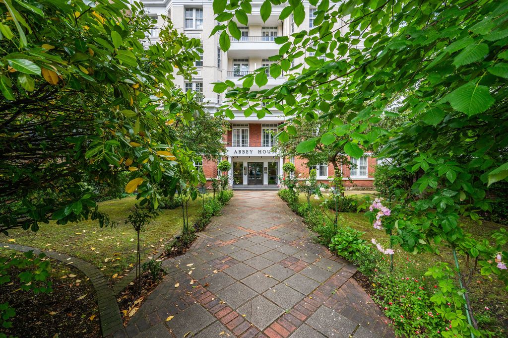 Property photo 1 of 9