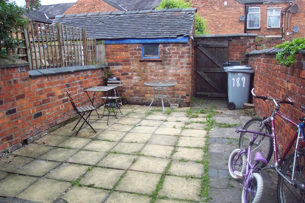 Property photo 2 of 12