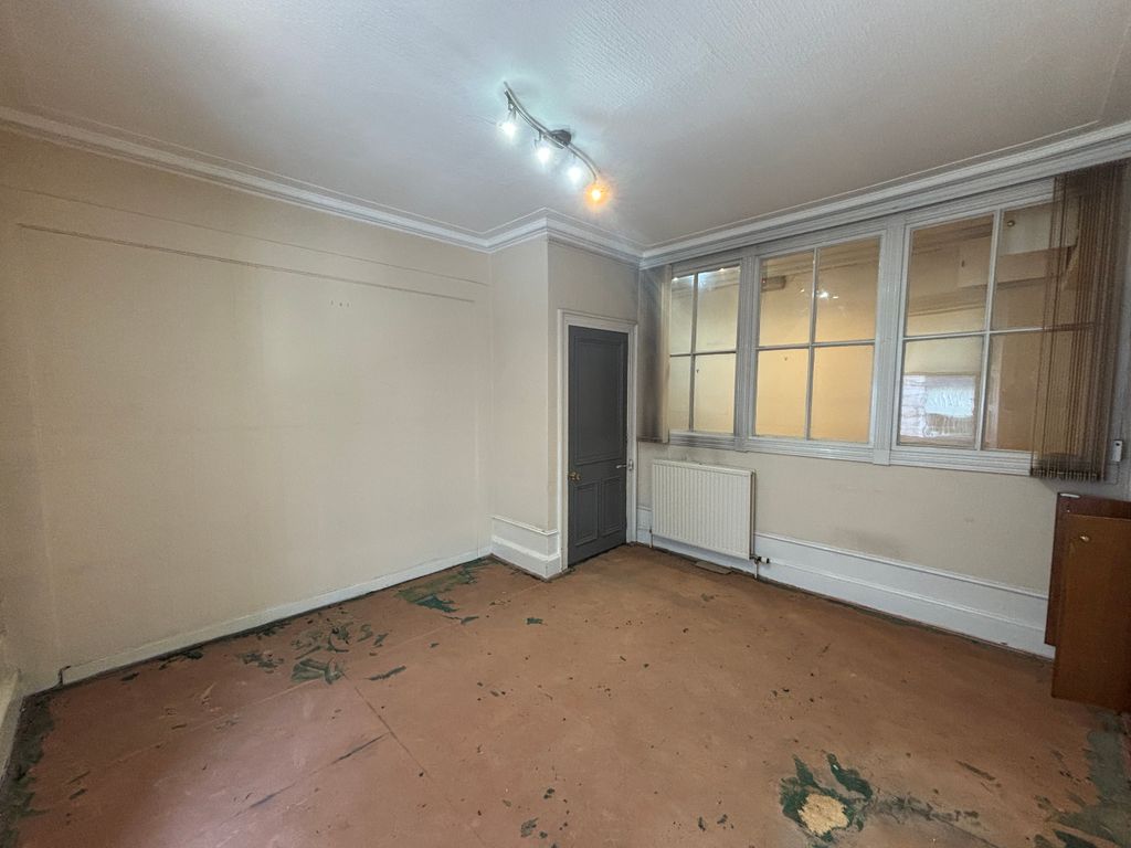 Property photo 3 of 10 3.Jpg