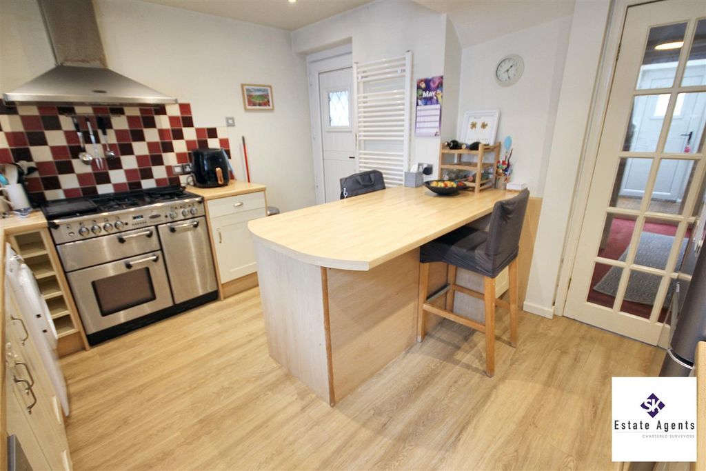 Property photo 3 of 23 Dining Kitchen