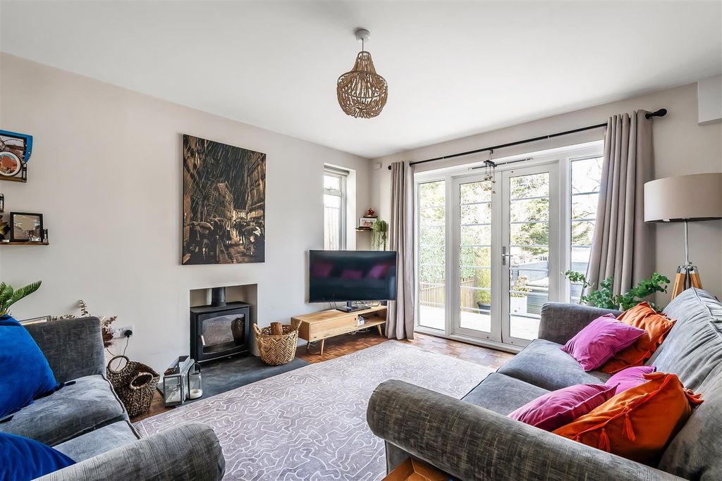 Property photo 3 of 44 7-Cedar-Hill-25.Jpg