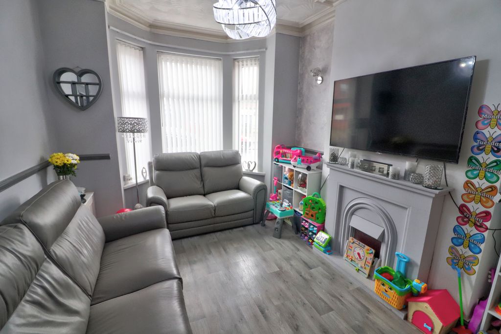 Property photo 2 of 14 Lounge