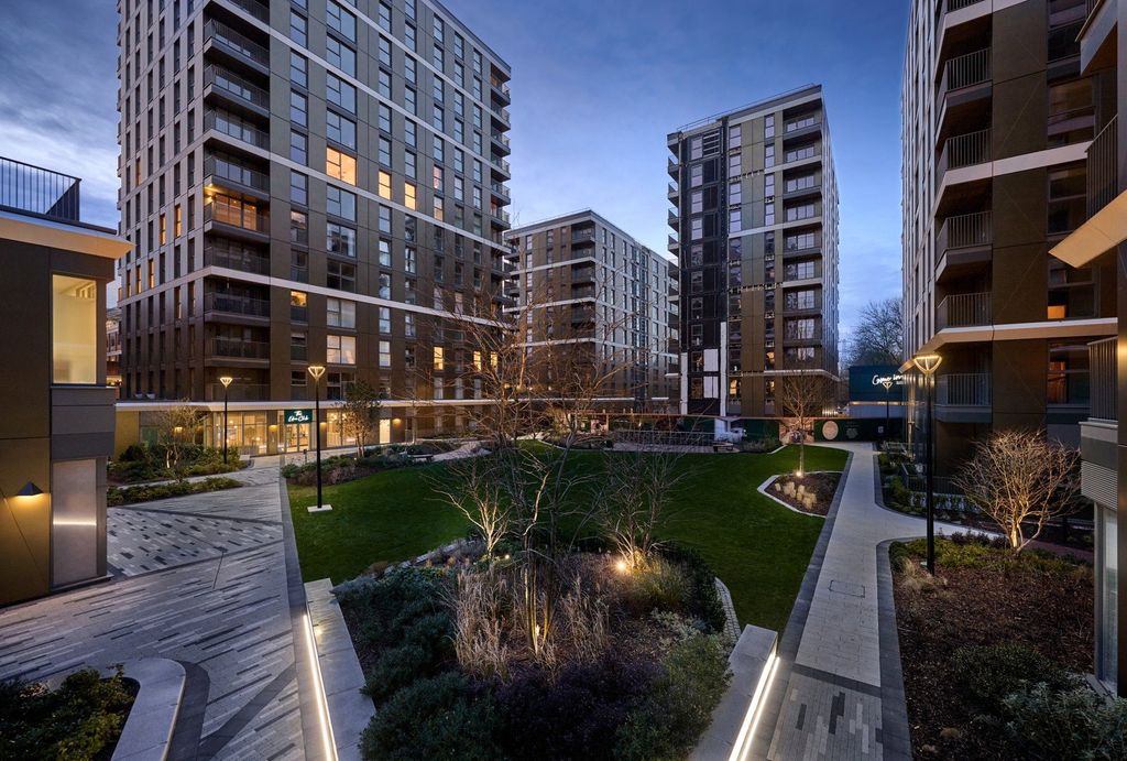 Property photo 1 of 12 Eden Grove