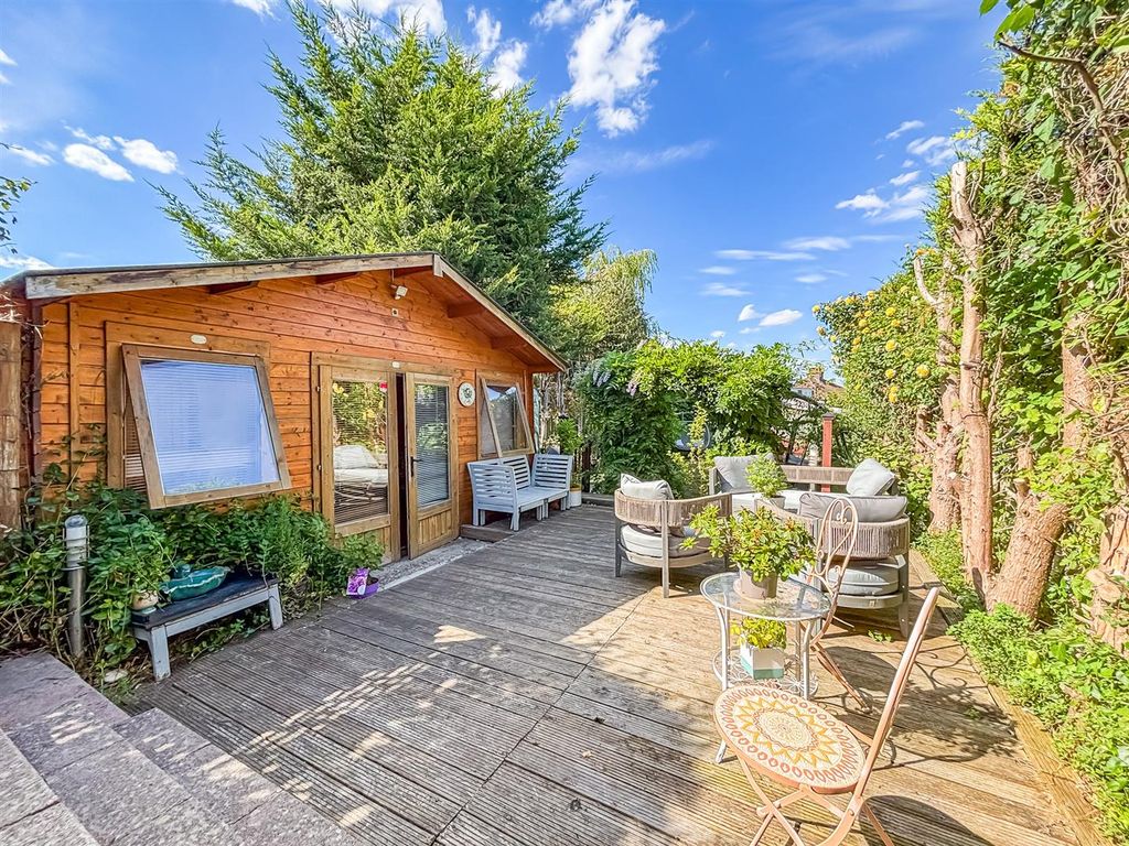 Property photo 3 of 19