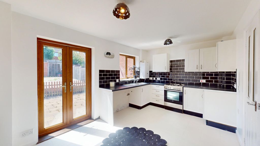 Property photo 2 of 15 4287704