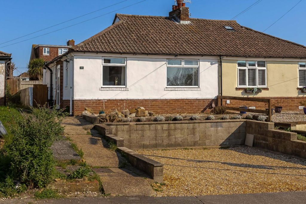 Property photo 1 of 15 Buci Crescent_14.Jpg
