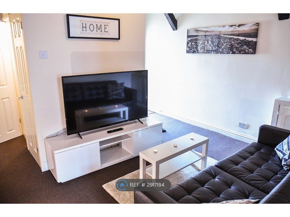 Property photo 3 of 9 Lounge