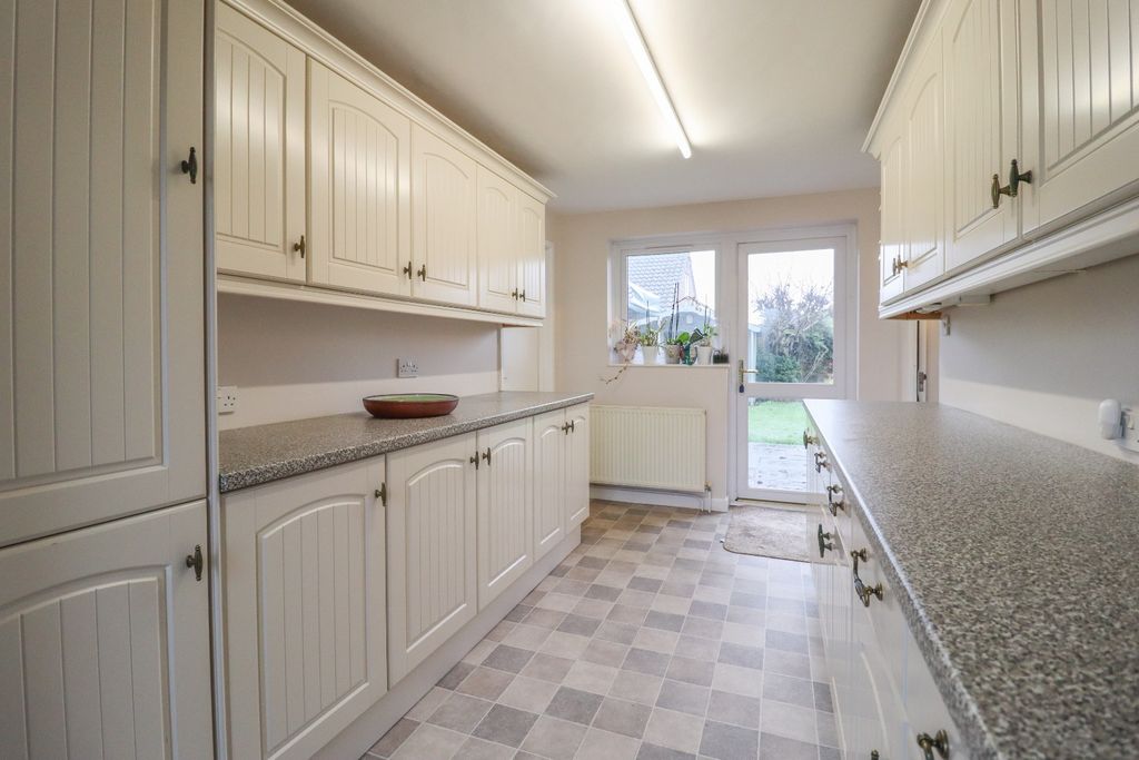 Property photo 3 of 26 4212886