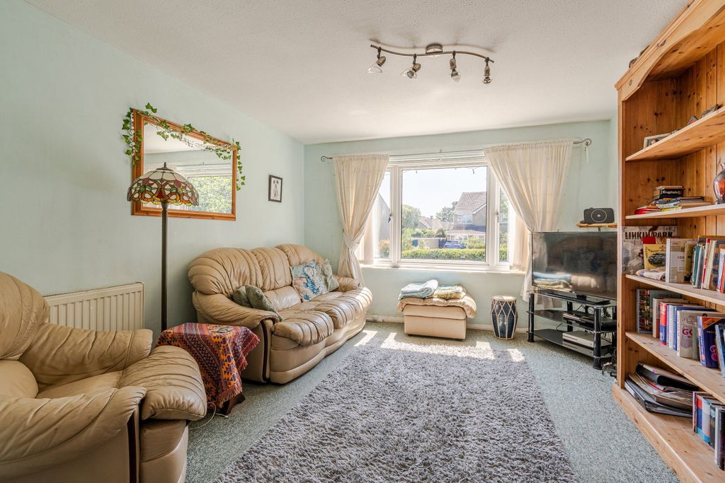 Property photo 3 of 12