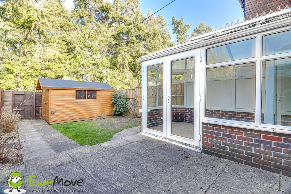 Property photo 2 of 18 Garden By Ben Brind Ewemove Sales Lettings