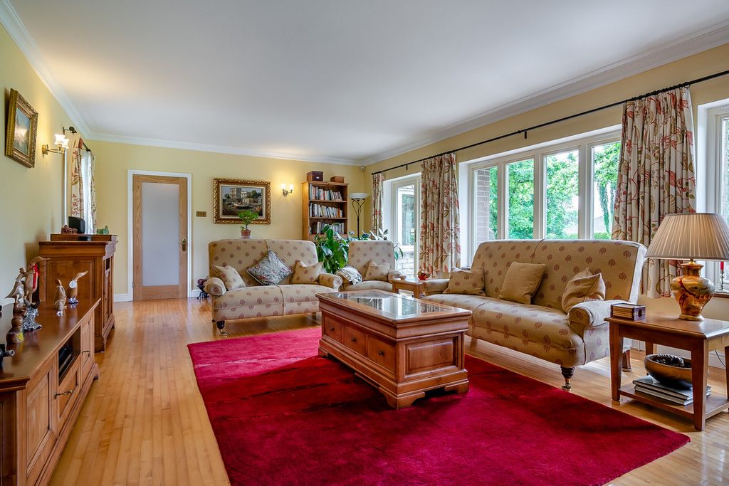 Additional image 5 of 5 bed detached house for saleHigh Street South, Tiffield, Towcester Northamptonshire NN12