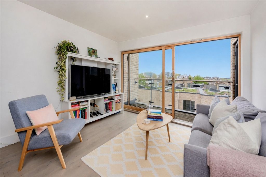 Property photo 1 of 8 Main Picture