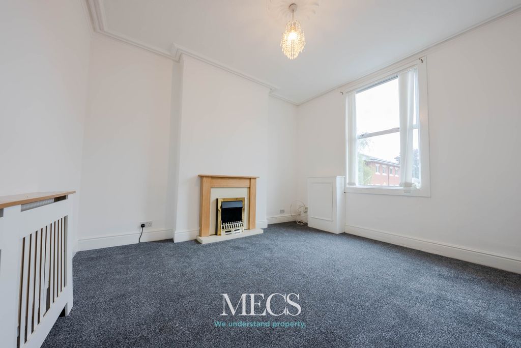 Property photo 3 of 11 995565