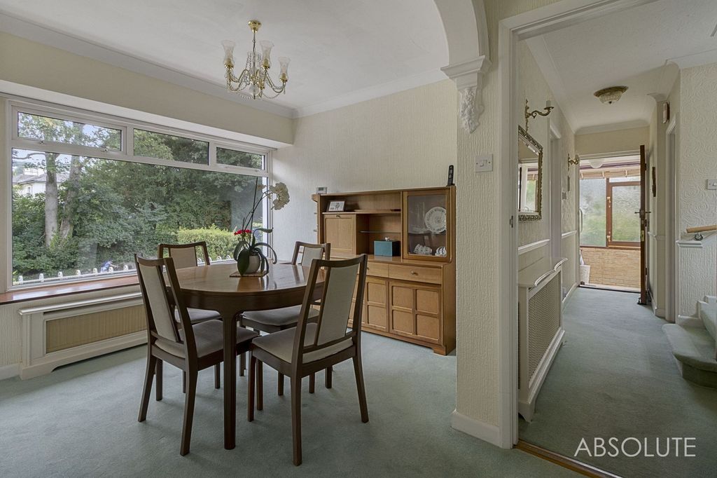 Property photo 3 of 27