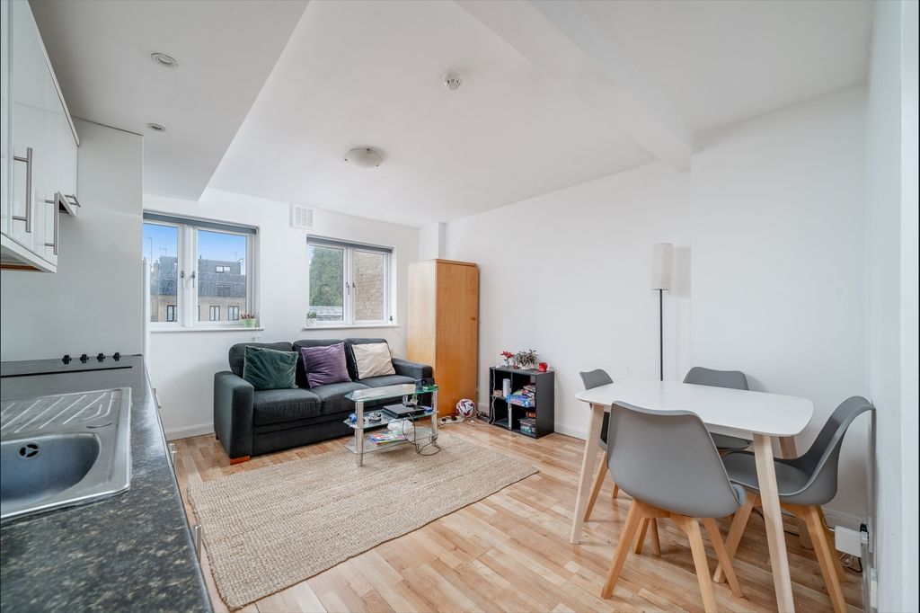 Property photo 3 of 10