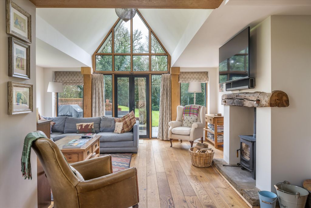 Property photo 3 of 31 Image