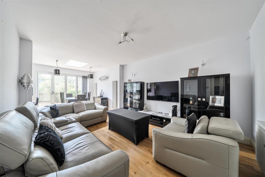 Property photo 3 of 22 1495552-15-6A71d28De32F4.Jpg