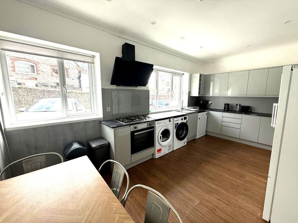 Property photo 2 of 12 Addison Kitchen Dining .Jpg