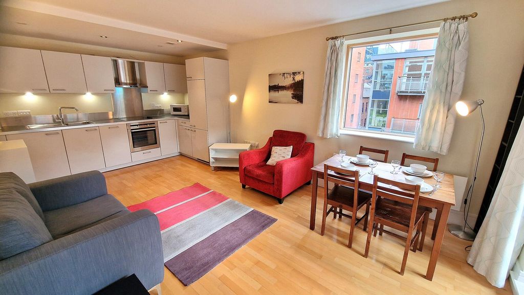 Property photo 2 of 32 Living Room