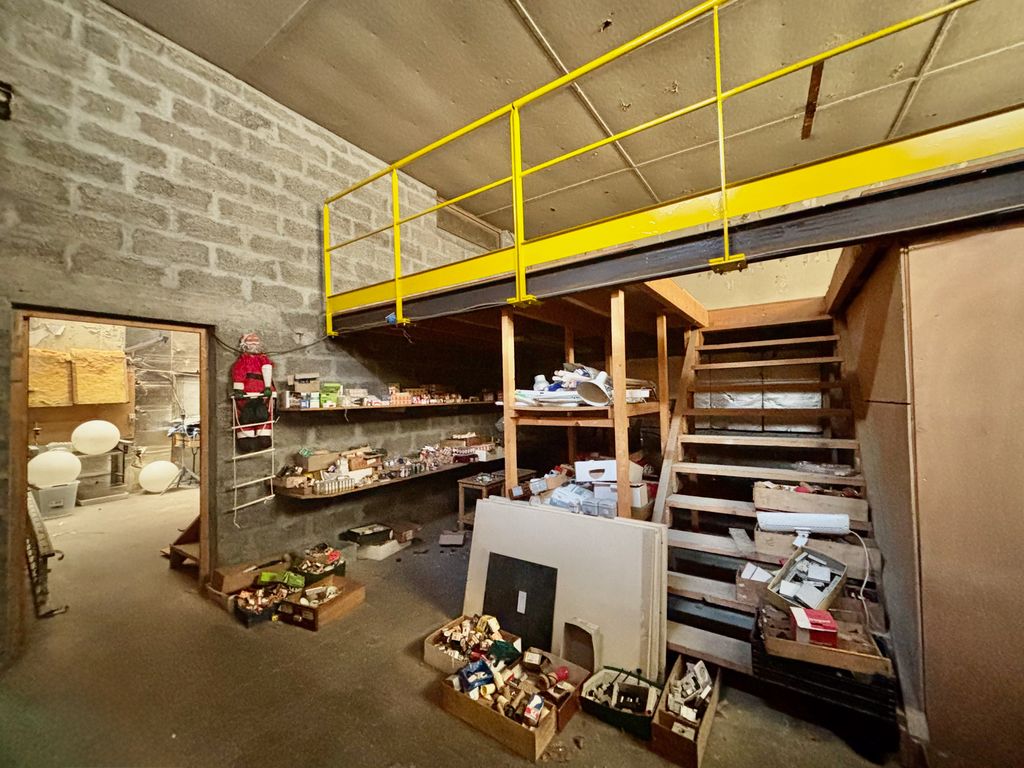 Property photo 2 of 4
