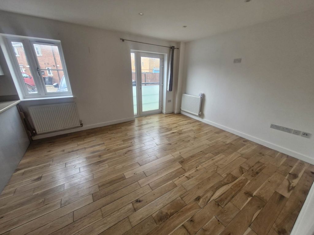 Property photo 2 of 6