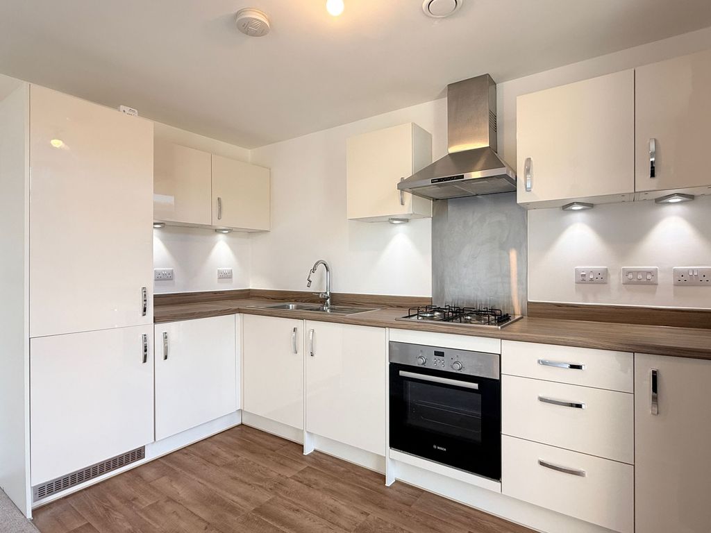 Property photo 2 of 21 Kitchen