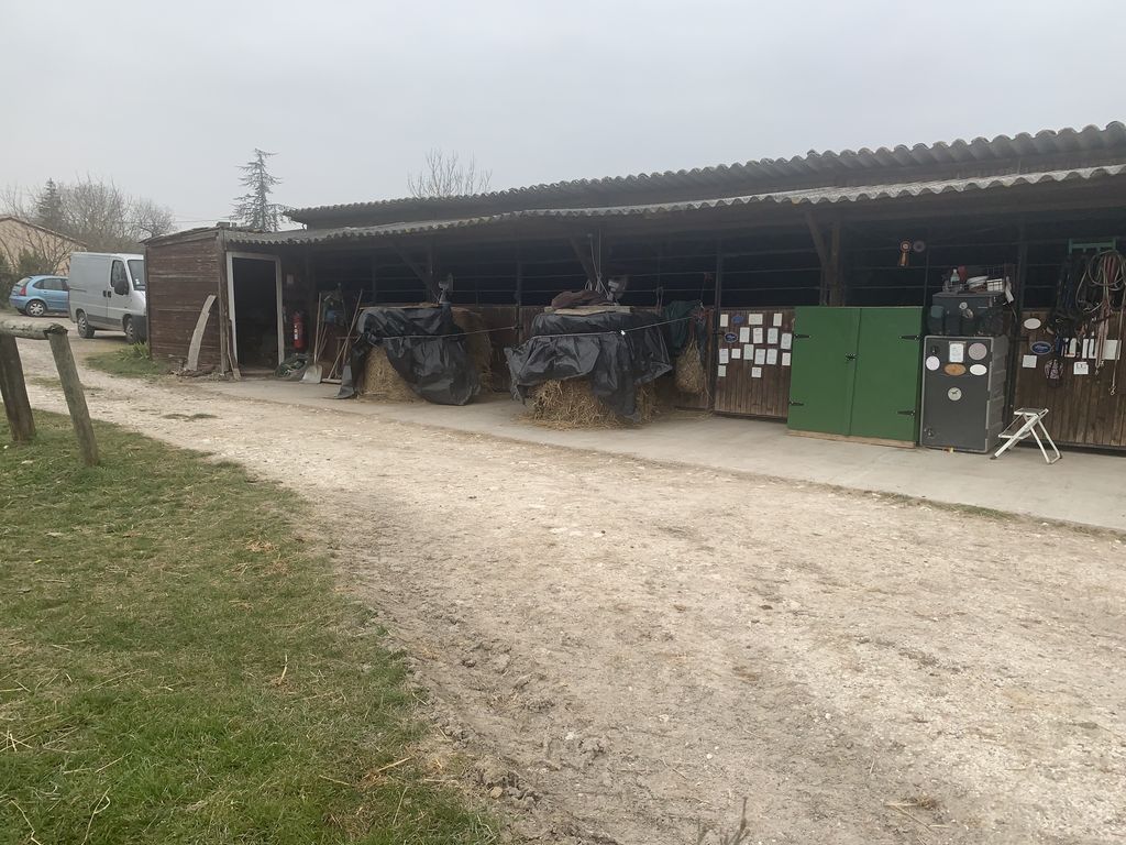 Property photo 3 of 11