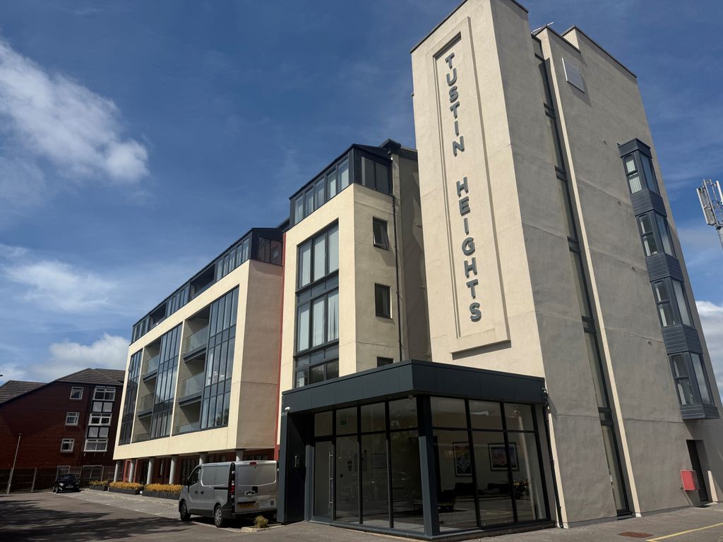 Property photo 1 of 13 10